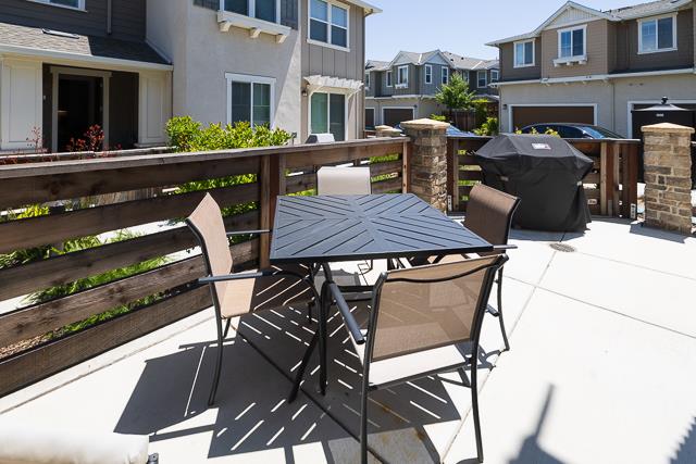 107 Wallace Circle Moraga, CA 94556 - Photo 4 of 18 a view of a patio with table and chairs