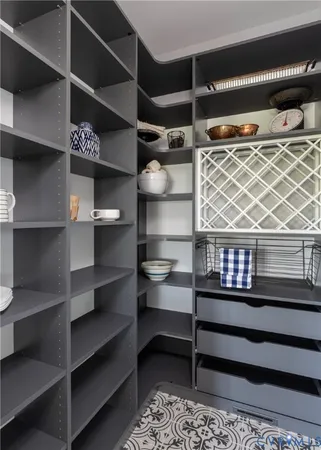 a walk in closet