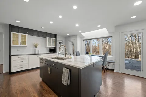 $1,299,000 | 722 Forest Hill Road, Lake Forest, IL 60045