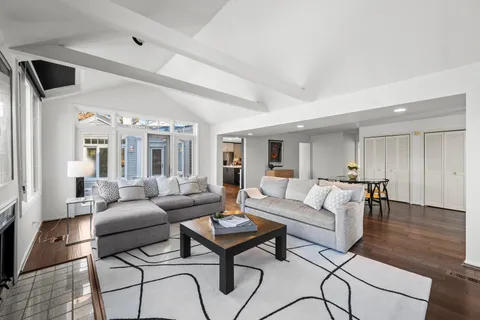 $1,299,000 | 722 Forest Hill Road, Lake Forest, IL 60045