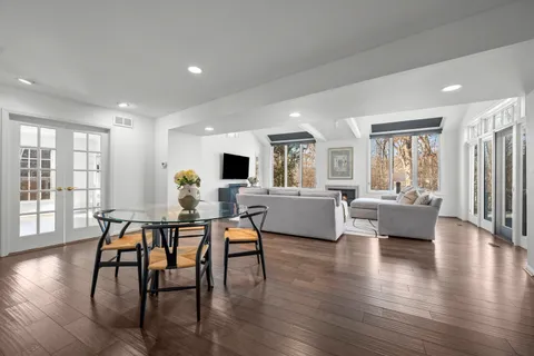 $1,299,000 | 722 Forest Hill Road, Lake Forest, IL 60045