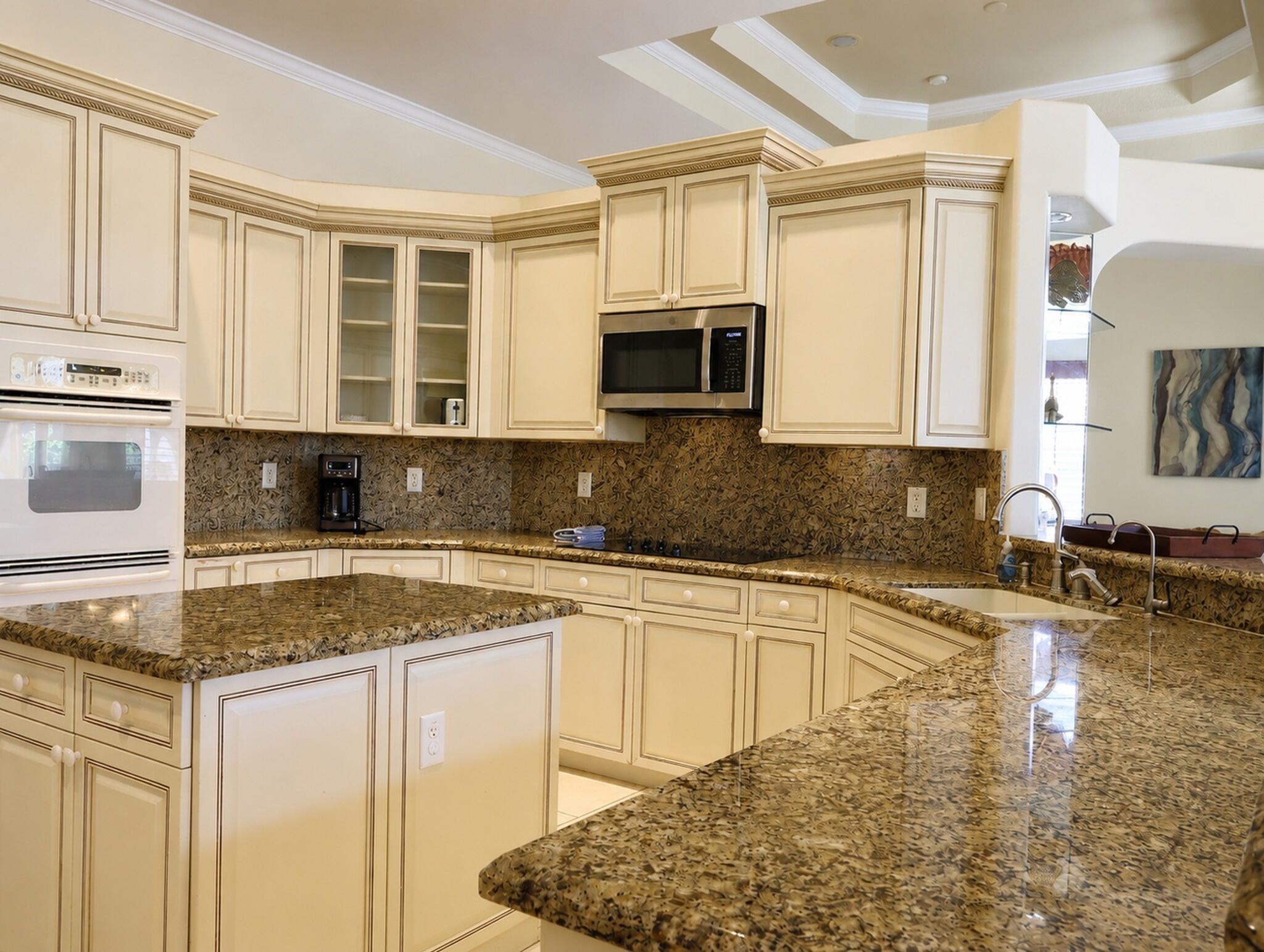 2880 B Road Loxahatchee, FL 33470 - Photo 22 of 30 Kitchenview2(1)