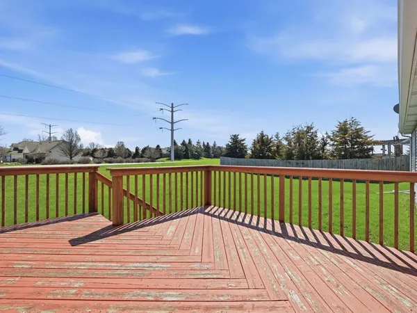 $299,000 | 1730 Pebblewood Court, Sycamore, IL 60178