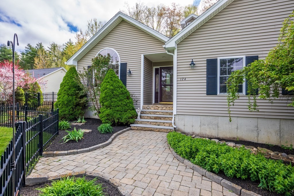 174 New Boston Road Sturbridge, MA 01566 - Photo 3 of 41