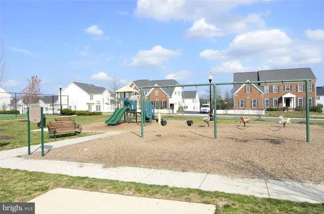 a view of a tennis court