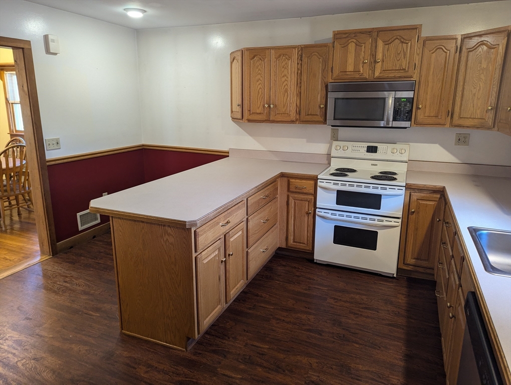 242 Upper Road Deerfield, MA 01342 - Photo 15 of 39 Gallery Image 15