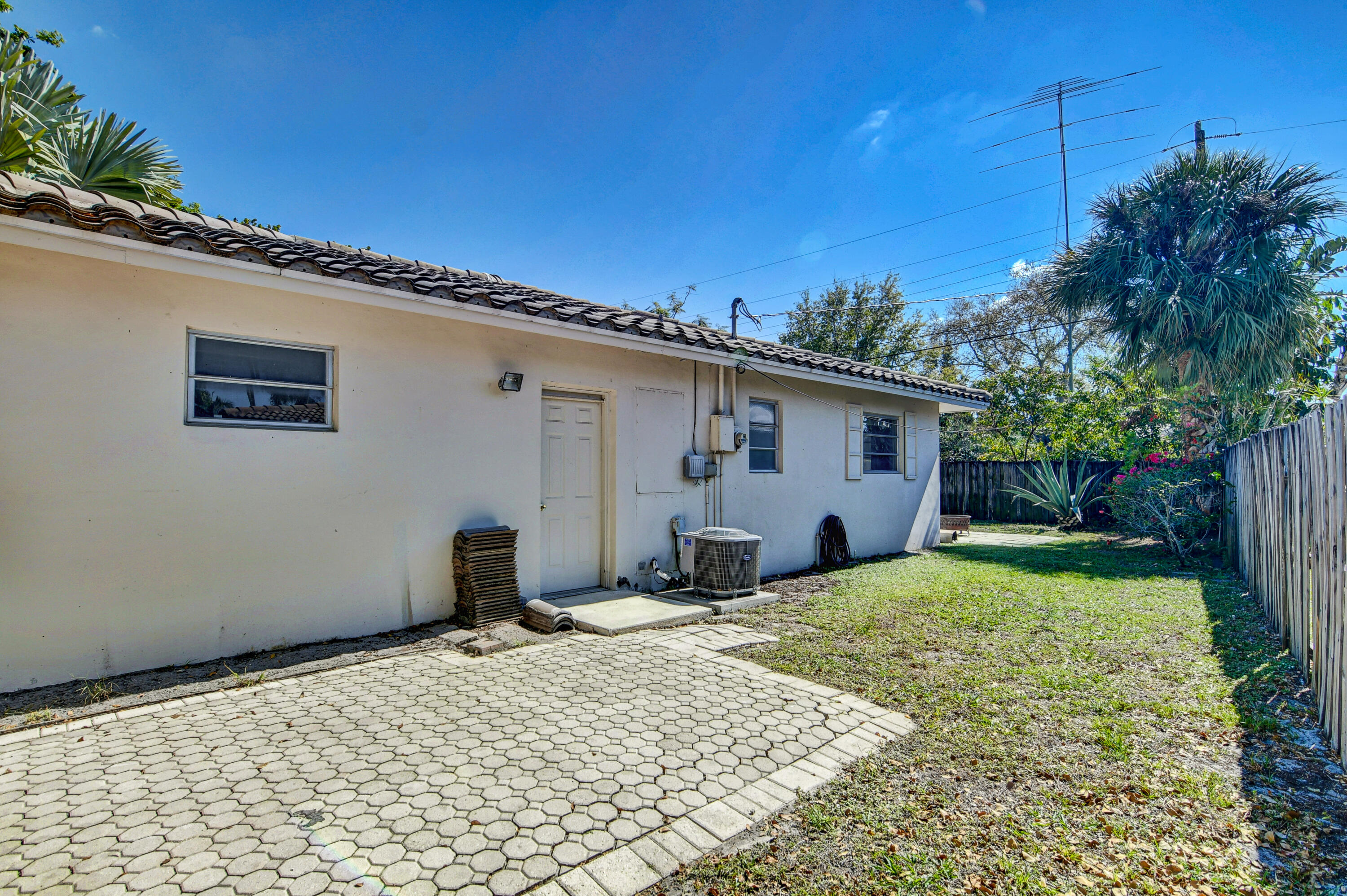 810 Northwest 7th Street Boca Raton, FL 33486 - Photo 48 of 48 West side of house