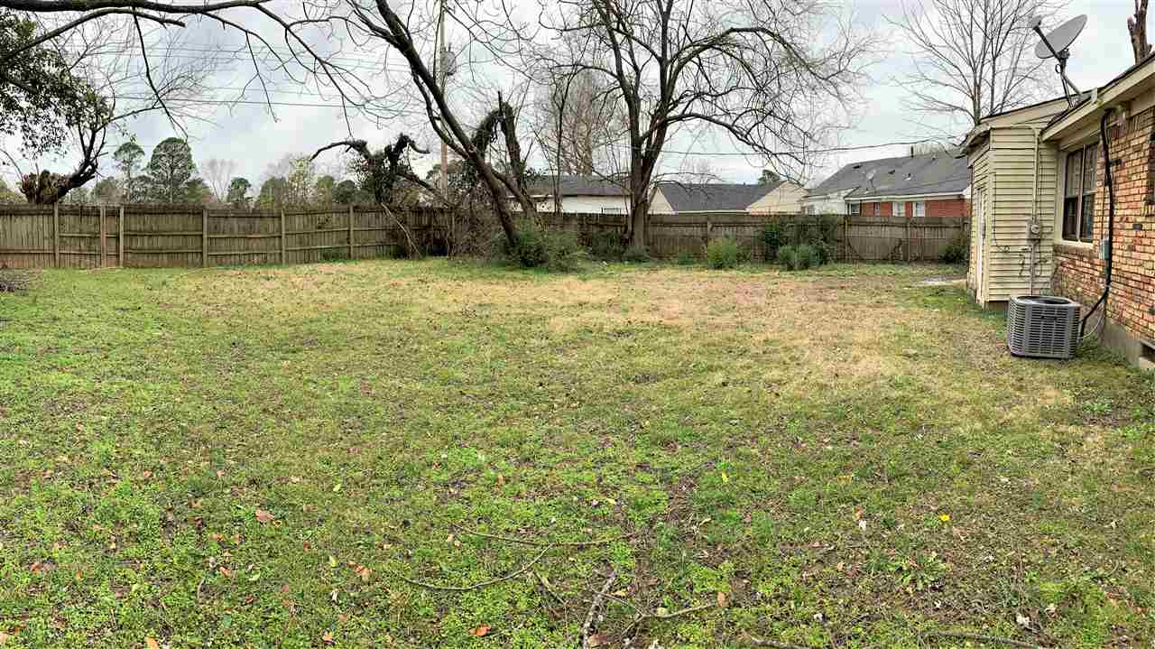 419 Stoneham Road Memphis, TN 38109 - Photo 2 of 18