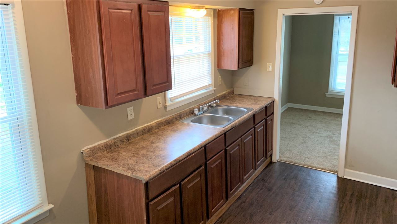 419 Stoneham Road Memphis, TN 38109 - Photo 11 of 18