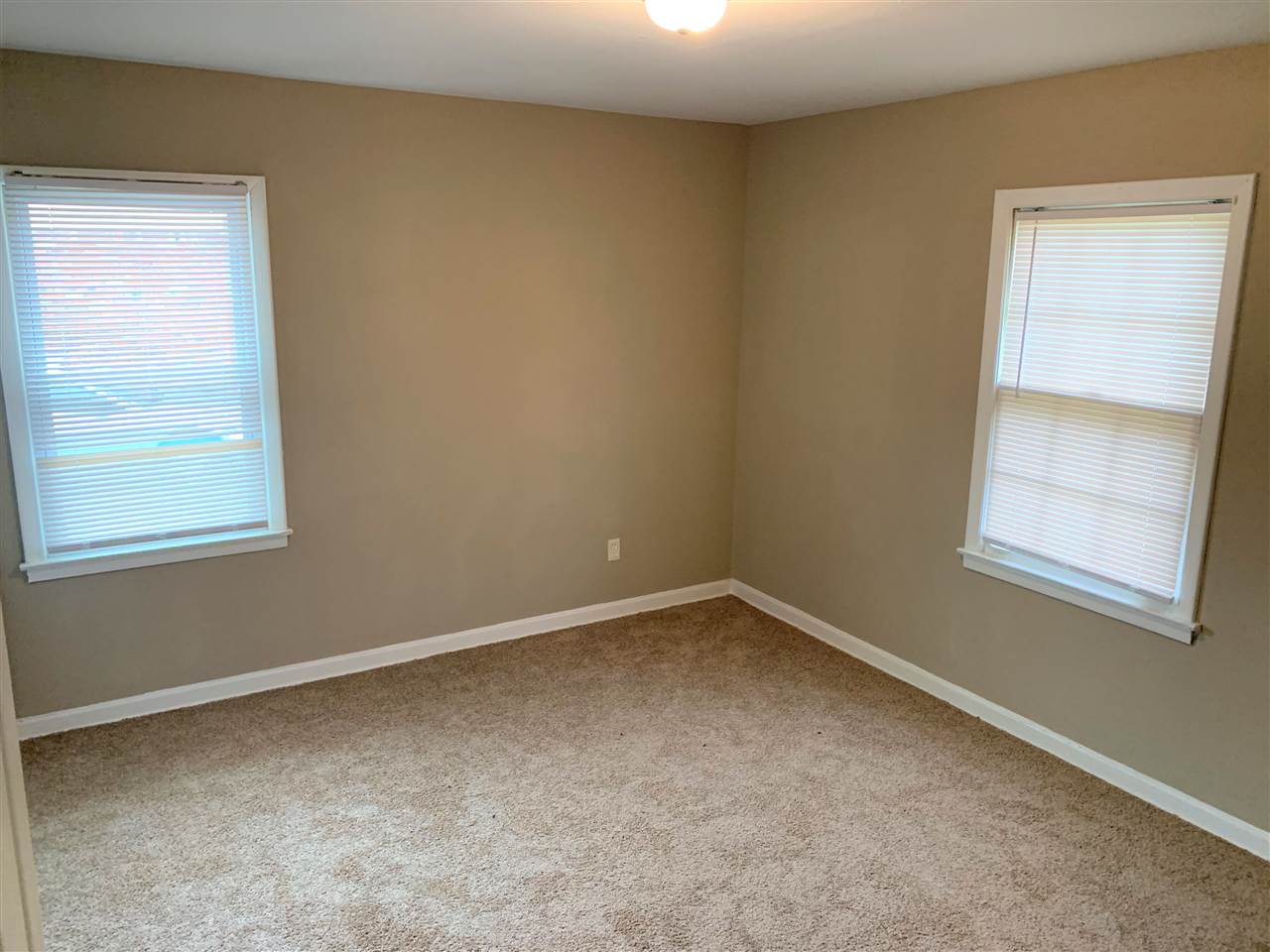419 Stoneham Road Memphis, TN 38109 - Photo 5 of 18
