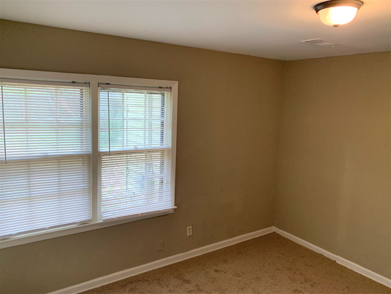 419 Stoneham Road Memphis, TN 38109 - Photo 6 of 18