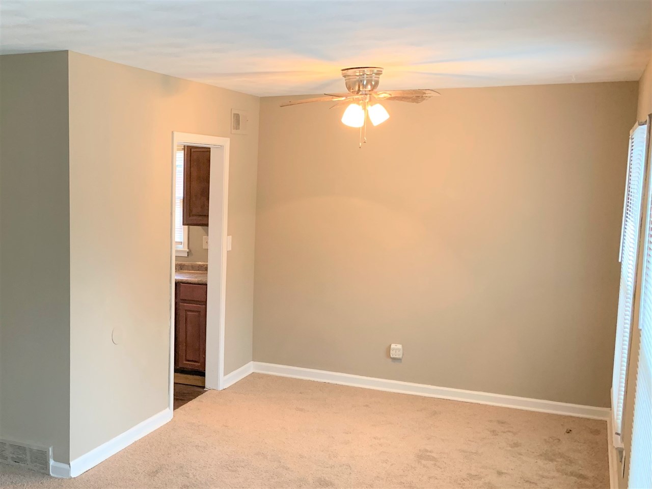 419 Stoneham Road Memphis, TN 38109 - Photo 7 of 18