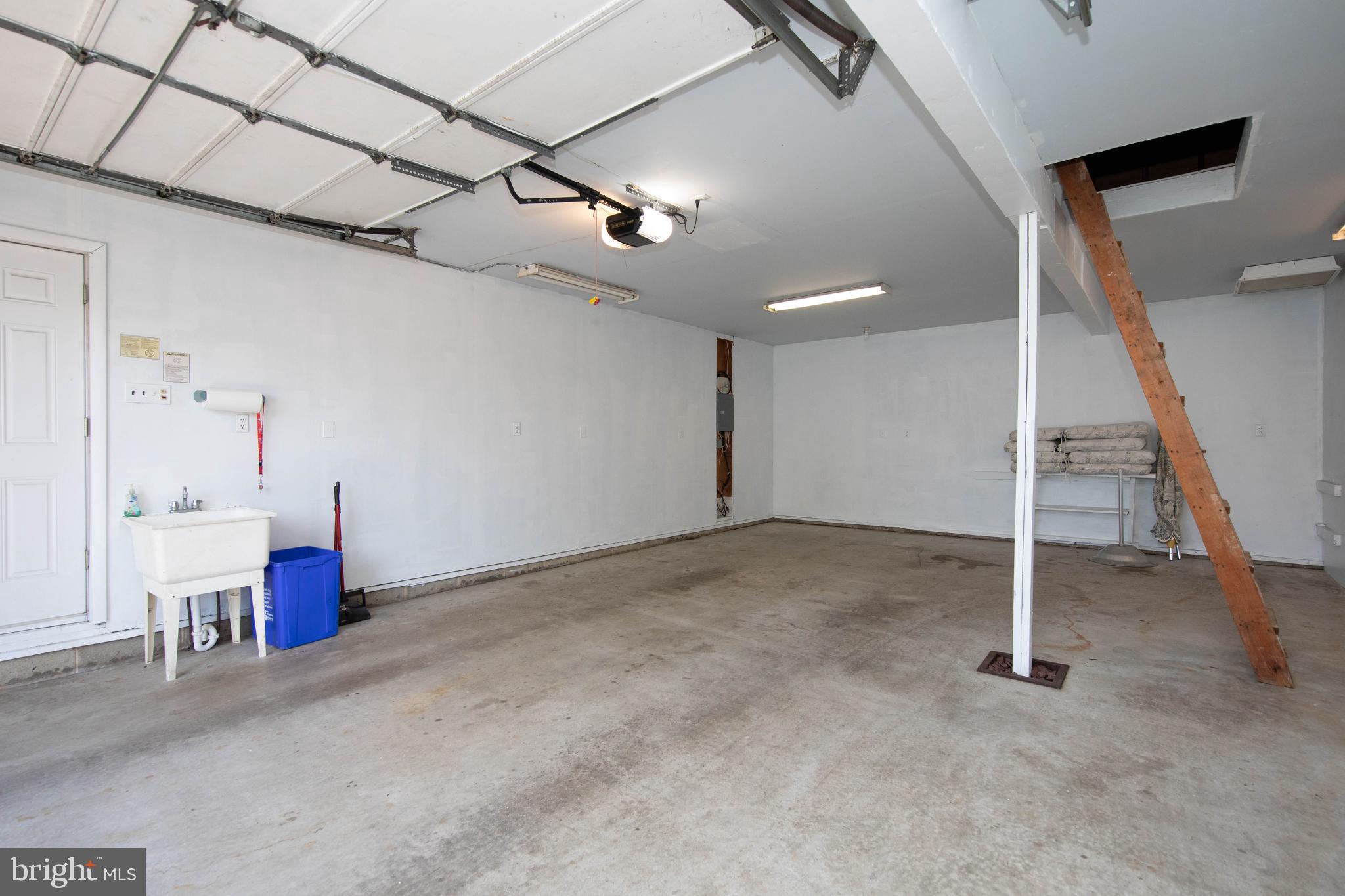 614 Cheswick Road Philadelphia, PA 19128 - Photo 23 of 28