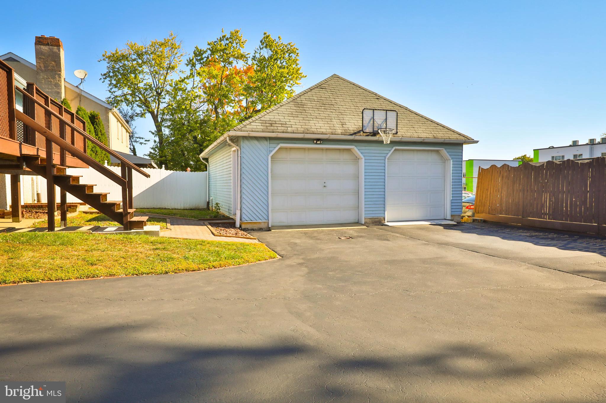 614 Cheswick Road Philadelphia, PA 19128 - Photo 25 of 28 Oversize 2 car garage