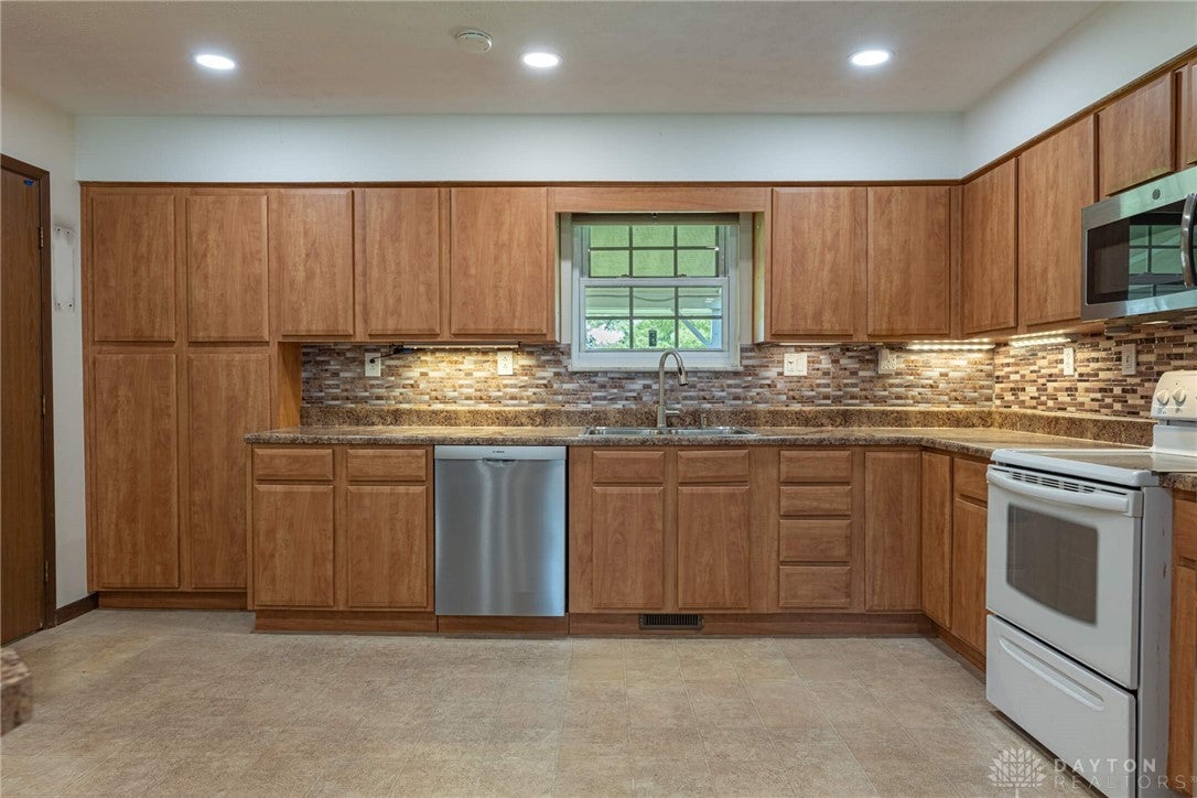 2568 Pennyroyal Road Springboro, OH 45342 - Photo 15 of 66 Gallery Image 15