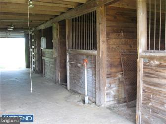 8 Province Line Road New Egypt, NJ 08533 - Photo 4 of 12 Barn