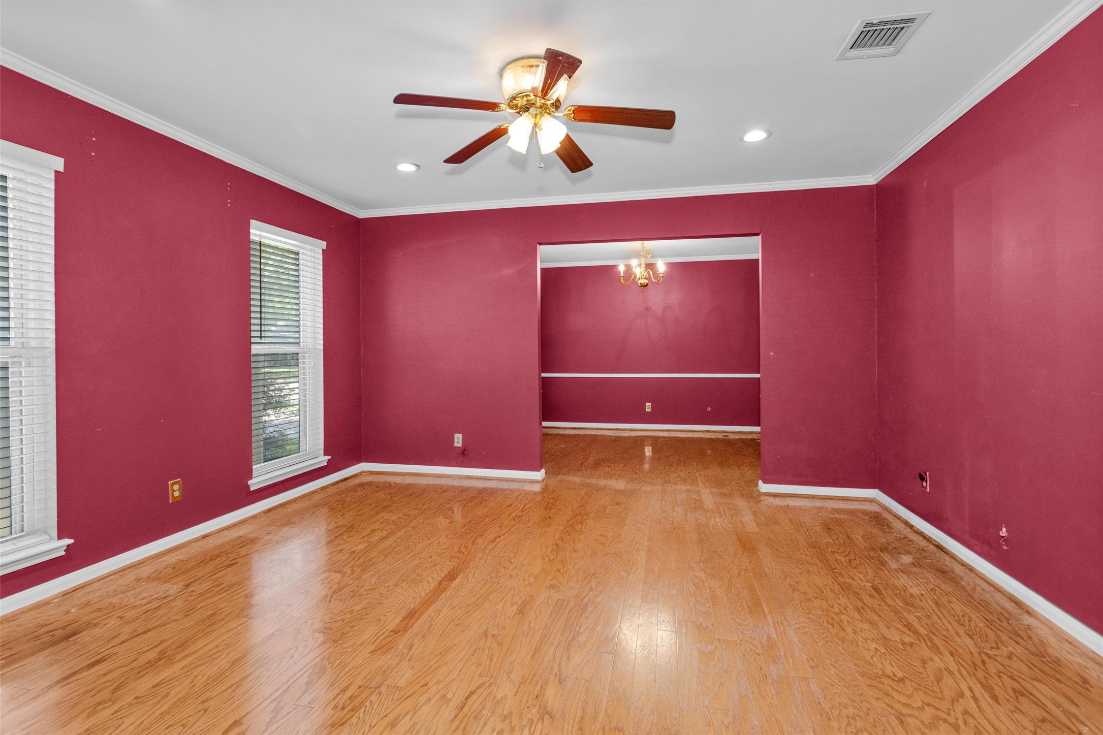 2531 Hollow Hook Road Houston, TX 77080 - Photo 7 of 45 Gallery Image 7