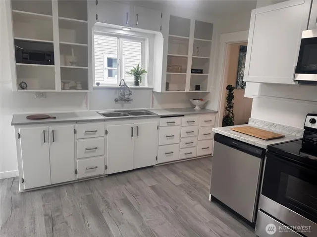 $399,950 | 4107 South Sheridan Avenue, Tacoma, WA 98418