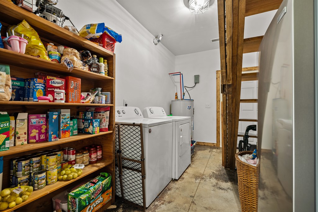 129 Hayes Road Mauk, GA 31058 - Photo 14 of 45 Laundry/utility/pantry room