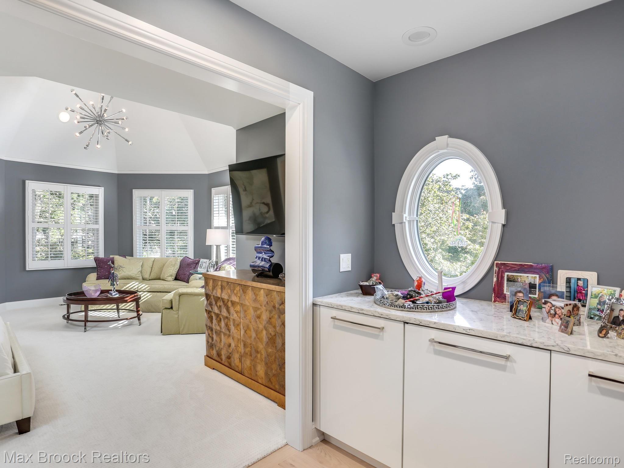 1048 Southfield Road Birmingham, MI 48009 - Photo 24 of 47 Entrance to master suite with refridgerator