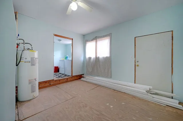 $325,000 | 4598 Highway 173, Devine, TX 78016