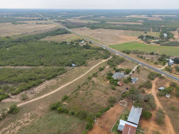 $299,750 | 4598 Highway 173, Devine, TX 78016