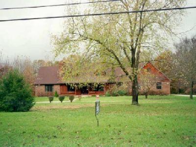 953 South S Farm Springfield, MO 65809 - Photo 1 of 1 Primary Photo