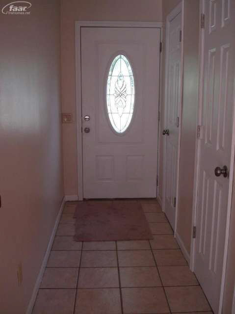 317 George Street Flushing, MI 48433 - Photo 5 of 31 20413737-4.JPG