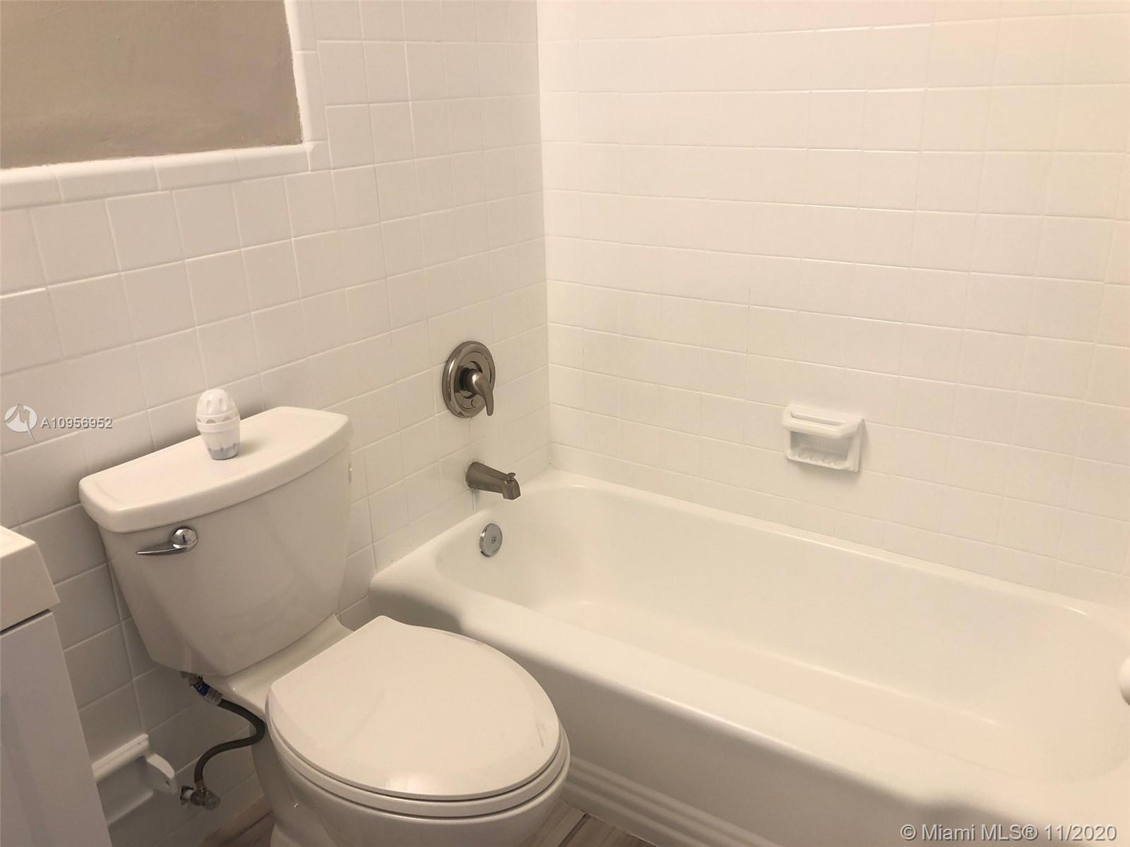 1601 Bay Road, Unit 7 Miami Beach, FL 33139 - Photo 18 of 20
