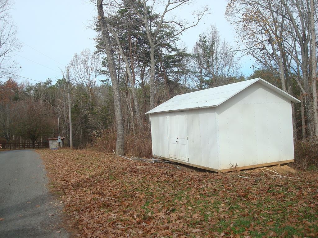 1950 Clayton Road Dandridge, TN 37725 - Photo 9 of 25 Gallery Image 9