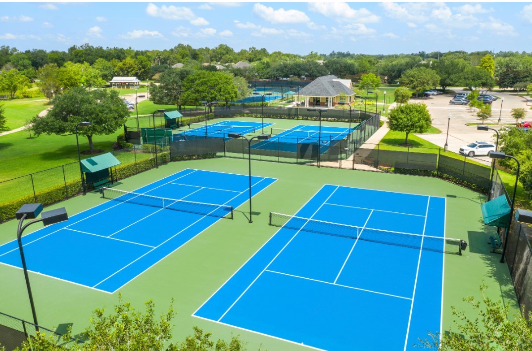 2723 Goodman Ridge Drive Rosharon, TX 77583 - Photo 12 of 15 a view of a tennis court