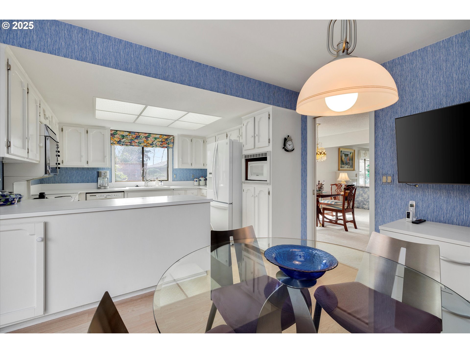32645 Southwest Lake Point Court Wilsonville, OR 97070 - Photo 13 of 34