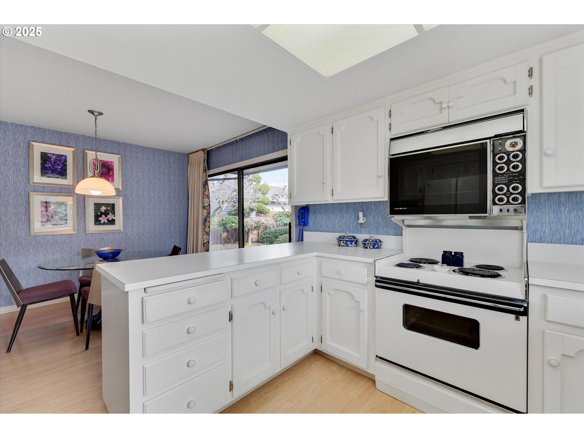 32645 Southwest Lake Point Court Wilsonville, OR 97070 - Photo 14 of 34