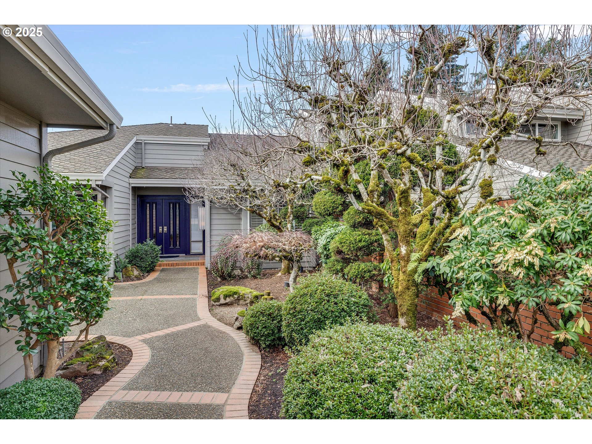 32645 Southwest Lake Point Court Wilsonville, OR 97070 - Photo 2 of 34