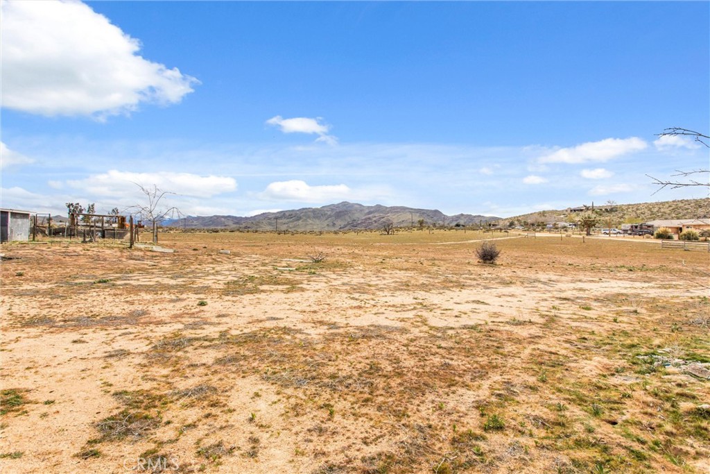 26525 Papago Road Apple Valley, CA 92307 - Photo 26 of 40