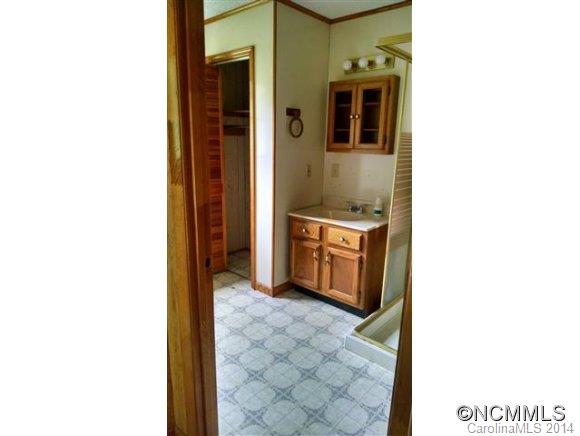 840 Doug Cove Road Marshall, NC 28753 - Photo 3 of 10 Gallery Image 3
