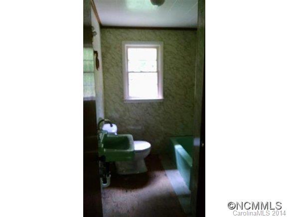 840 Doug Cove Road Marshall, NC 28753 - Photo 7 of 10 Gallery Image 7