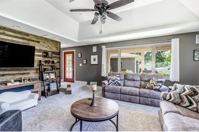 $700,000 | 22 Highland Drive, East Aurora, NY 14052