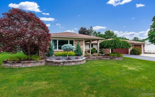 $700,000 | 22 Highland Drive, East Aurora, NY 14052