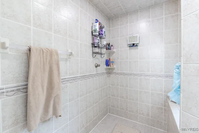 $700,000 | 22 Highland Drive, East Aurora, NY 14052