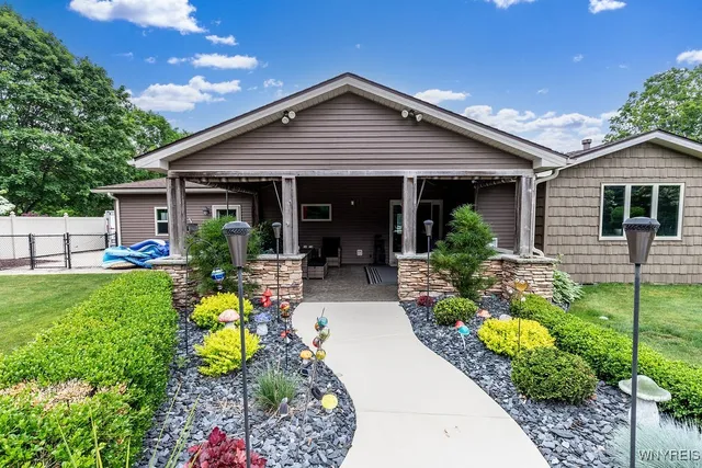 $700,000 | 22 Highland Drive, East Aurora, NY 14052