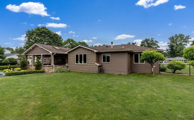$700,000 | 22 Highland Drive, East Aurora, NY 14052