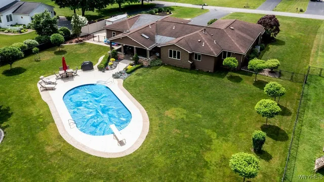 $700,000 | 22 Highland Drive, East Aurora, NY 14052