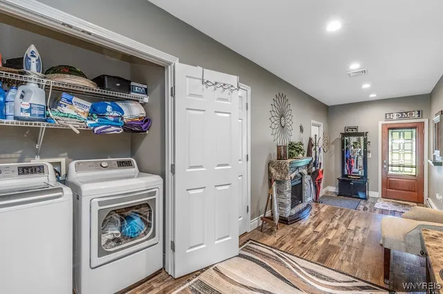 $700,000 | 22 Highland Drive, East Aurora, NY 14052