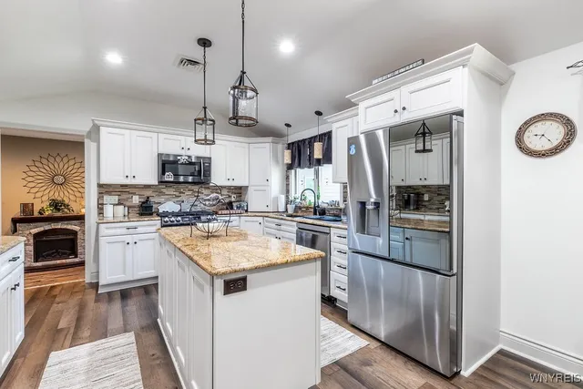 $700,000 | 22 Highland Drive, East Aurora, NY 14052