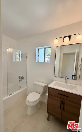 $3,350 | 18350 Hatteras Street, Unit 256, Tarzana, CA 91356
