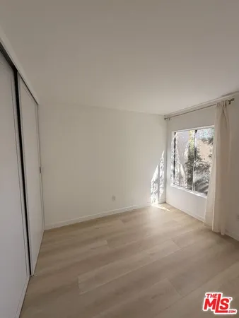 $3,350 | 18350 Hatteras Street, Unit 256, Tarzana, CA 91356