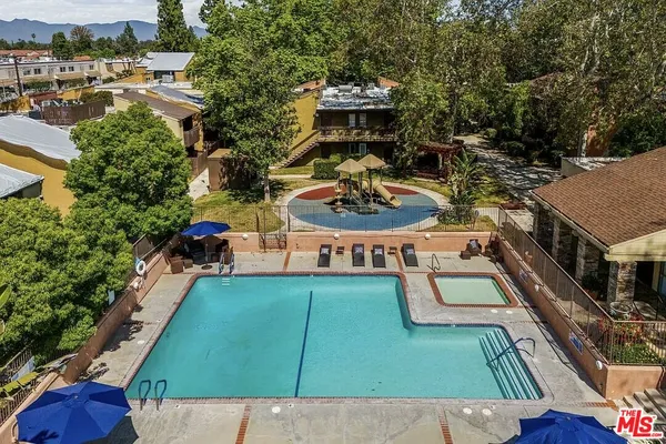 $3,350 | 18350 Hatteras Street, Unit 256, Tarzana, CA 91356