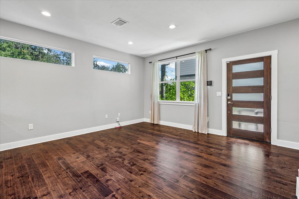 706 Short Kemp Street, Unit 2 Austin, TX 78741 - Photo 9 of 36