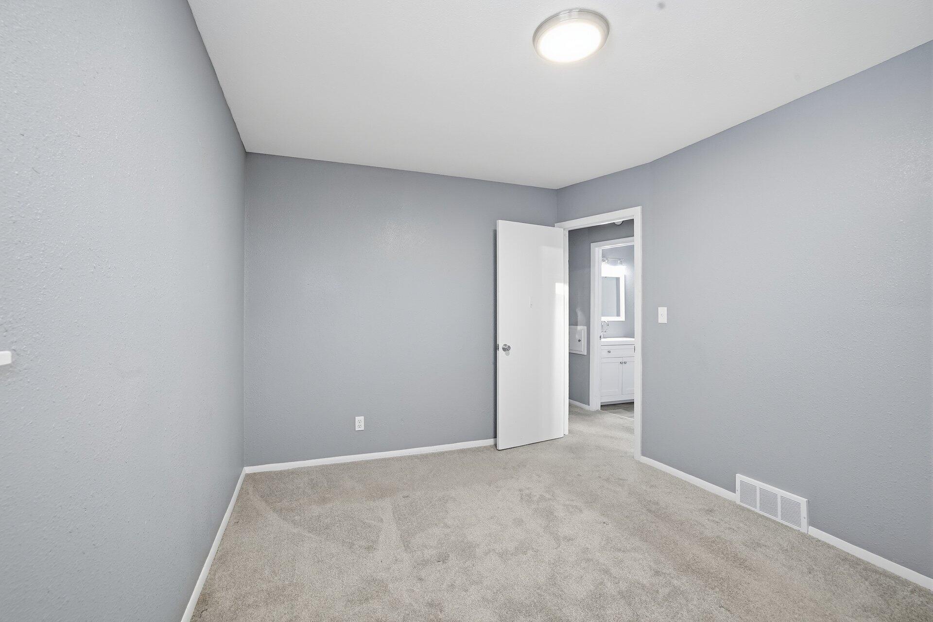 5761 North 97th Street Milwaukee, WI 53225 - Photo 15 of 24 016_ACAM3164